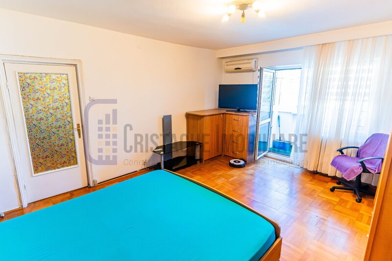 Decebal, apartament decomandat, 10 min. metrou P-ta Muncii